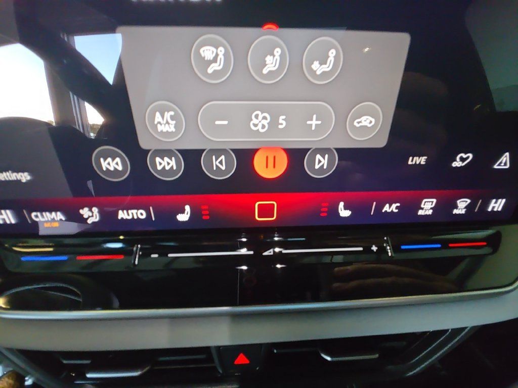 Used 2026 Volkswagen Tiguan SE R-Line AWD/4WD image 23