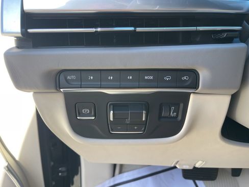 Used 2025 Cadillac Escalade ESV Sport Platinum image 26