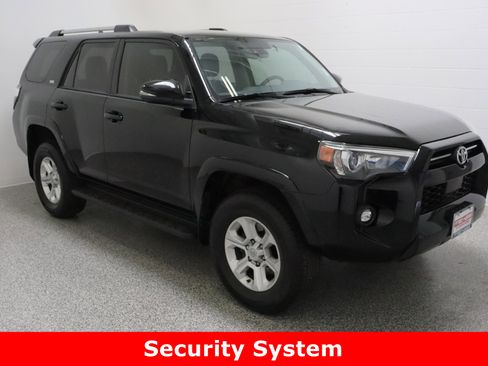 Used 2024 Toyota 4Runner SR5 Premium image 4