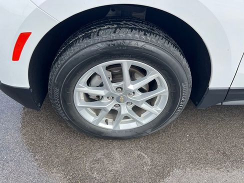 Used 2023 Chevrolet Equinox LT w/ Driver Convenience Package image 11