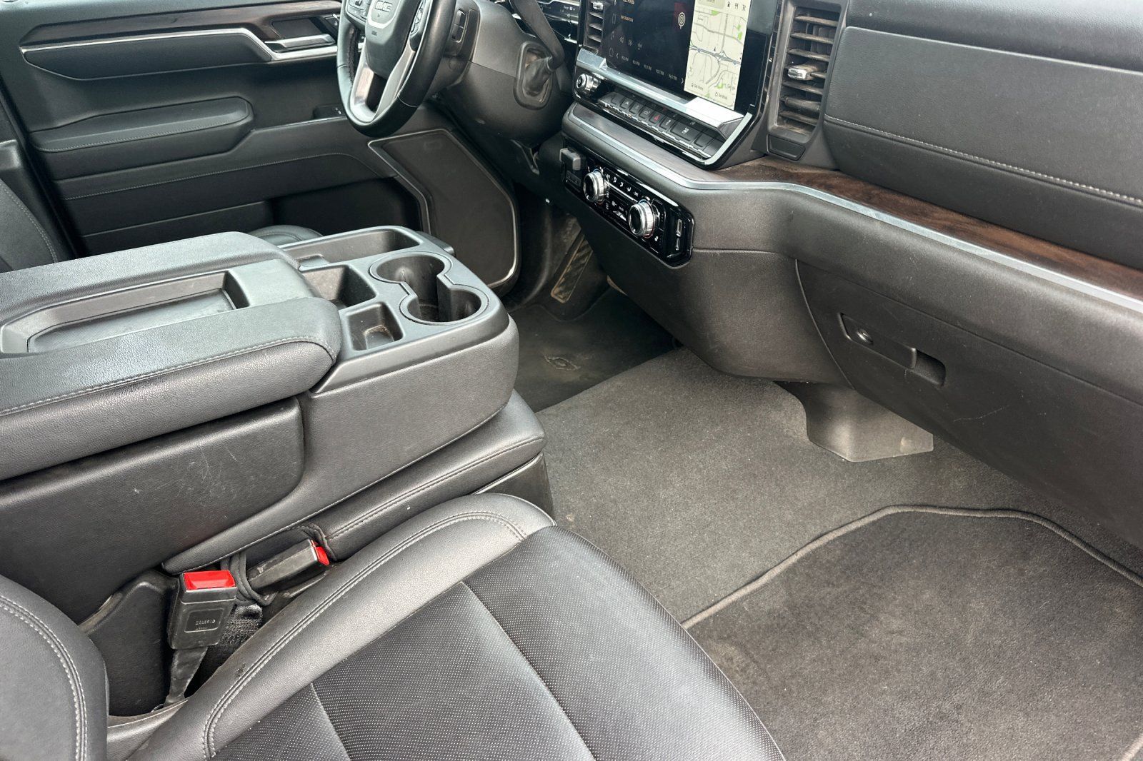 Used 2025 GMC Sierra 1500 SLT AWD/4WD image 19