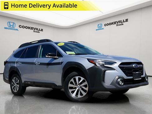 Used 2023 Subaru Outback Premium image 1