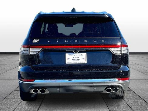 Used 2025 Lincoln Aviator Reserve w/ Equipment Group 201A image 4