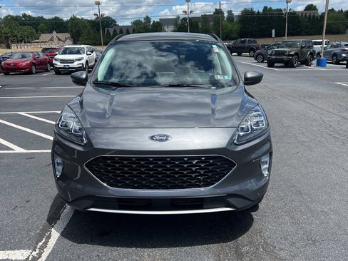 Used 2022 Ford Escape Titanium w/ Class II Trailer Tow Package AWD/4WD image 9