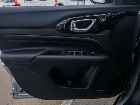 New 2026 Jeep Compass Latitude image 23