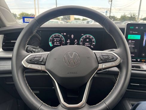 Used 2026 Volkswagen Tiguan SE FWD image 51