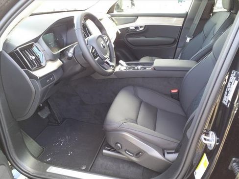 Used 2025 Volvo XC90 T8 Plus w/ Protection Package Premier image 9