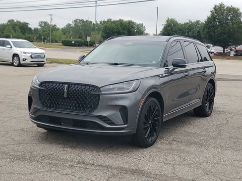 Certified 2025 Lincoln Aviator Reserve w/ Equipment Group 201A AWD/4WD image 3