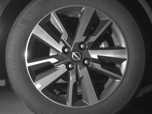 Used 2025 Nissan Versa SV FWD image 13