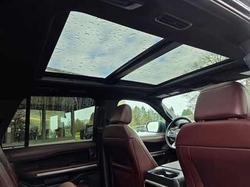 Used 2023 Ford Expedition Limited image 31