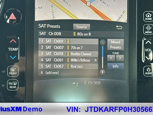 Used 2017 Toyota Prius Prime Premium image 36