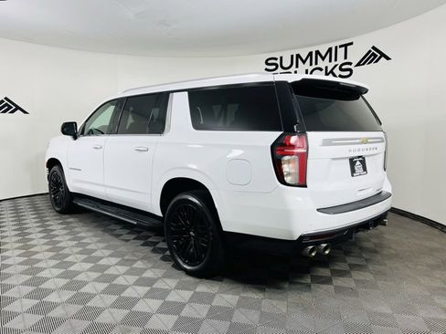Used 2022 Chevrolet Suburban Premier image 3
