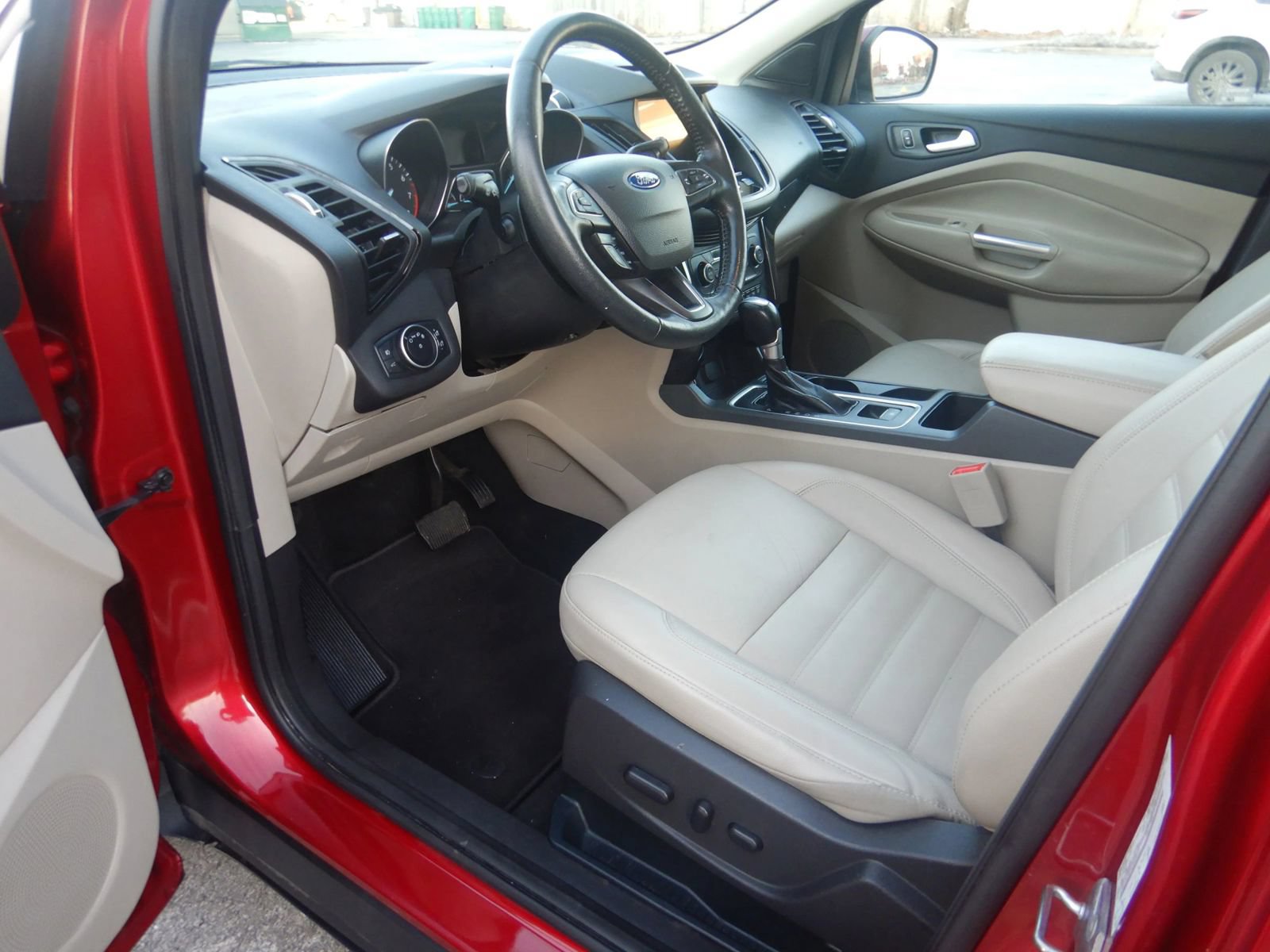 Used 2017 Ford Escape Titanium w/ Equipment Group 301A AWD/4WD image 11