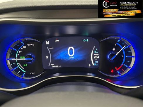 Used 2024 Chrysler Pacifica Limited FWD image 59