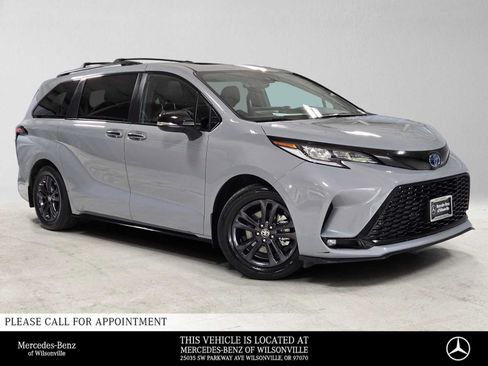 Used 2025 Toyota Sienna XSE w/ XSE Premium Package AWD/4WD image 1