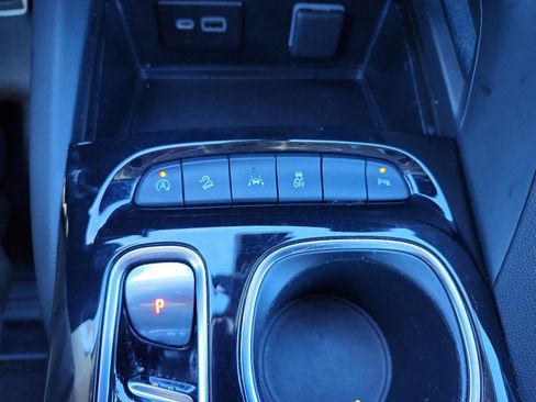 Certified 2023 Buick Envision Essence w/ Sport Touring Package image 18