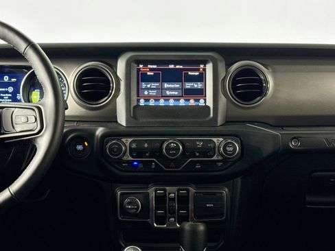 Used 2023 Jeep Wrangler Unlimited w/ Cold Weather Group image 29