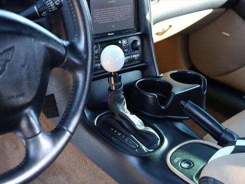 Used 2001 Chevrolet Corvette Coupe w/ Preferred Equipment Group2 image 7