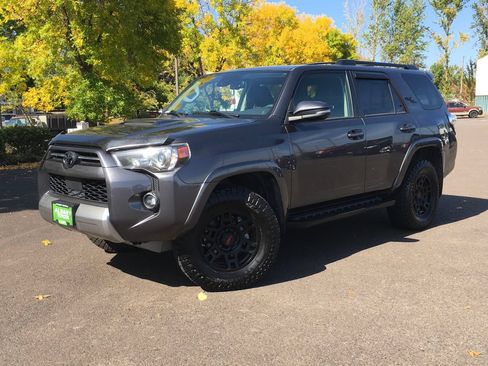 Used 2015 Toyota Highlander XLE AWD/4WD image 1