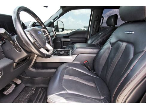 Used 2022 Ford F250 Platinum image 6