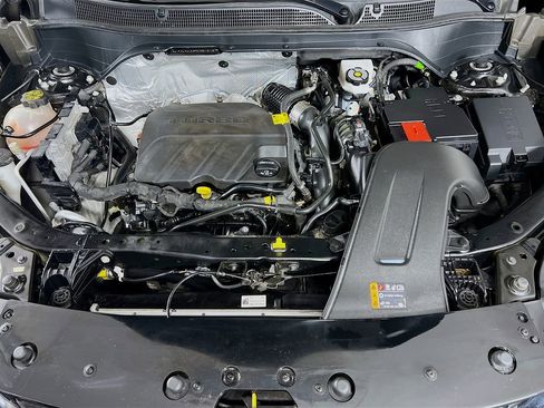 Used 2024 Chevrolet Trax ACTIV w/ Sunroof Package image 29