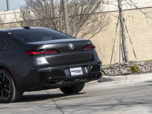 Certified 2024 BMW 760i xDrive w/ Executive Package image 6