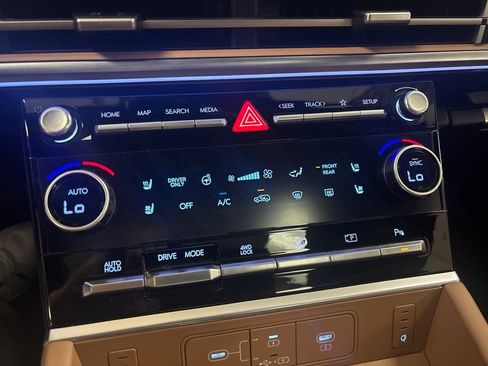 Used 2026 Hyundai Santa Fe Calligraphy AWD/4WD image 15