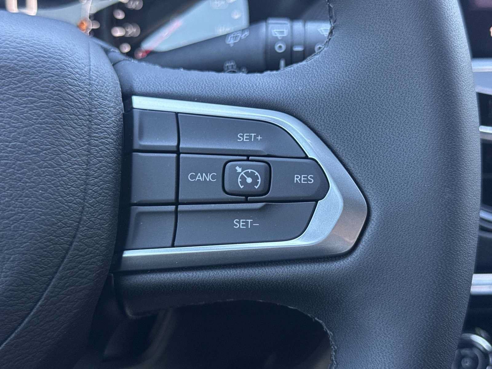 Used 2026 Jeep Compass Latitude AWD/4WD image 12