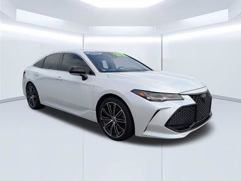 Used 2020 Toyota Avalon Touring FWD image 2