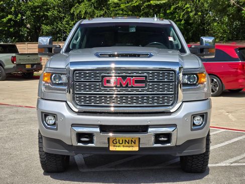 Used 2019 GMC Sierra 2500 Denali w/ Duramax Plus Package AWD/4WD image 8
