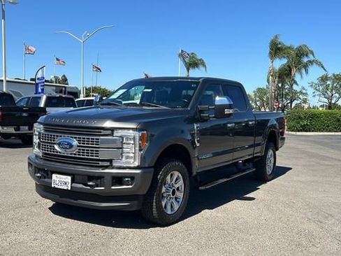 Certified 2018 Ford F250 Platinum w/ Platinum Ultimate Package AWD/4WD image 8
