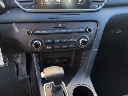 Used 2020 Kia Sportage LX image 10