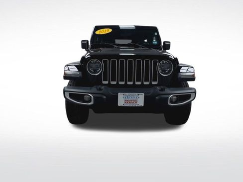Used 2019 Jeep Wrangler Unlimited Sahara w/ Dual Top Group image 3