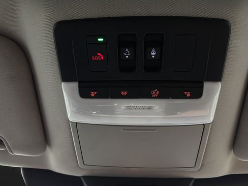 Used 2024 Nissan Pathfinder Platinum w/ Cargo Package AWD/4WD image 33