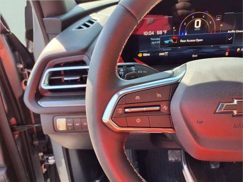 New 2026 Chevrolet Traverse LT w/ Midnight/Sport Edition AWD/4WD image 19