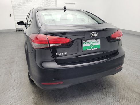 Used 2017 Kia Forte LX image 6