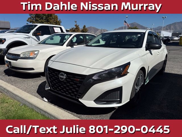 Used 2023 Nissan Altima 2.5 SR AWD/4WD image 3