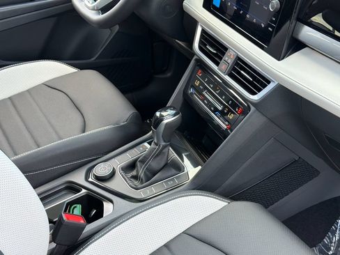 New 2026 Volkswagen Taos SEL AWD/4WD image 10