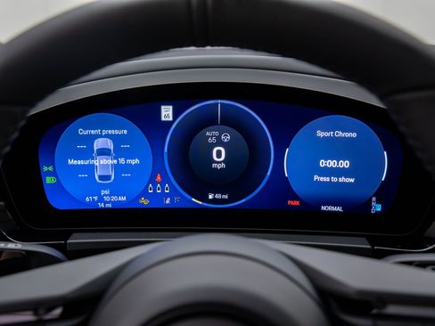 New 2025 Porsche Macan 4S Electric image 22