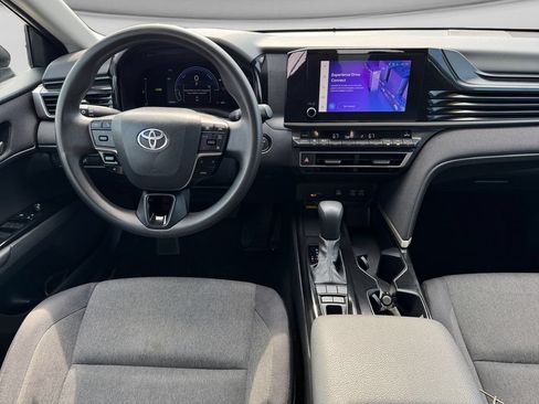 Used 2025 Toyota Camry LE FWD image 21