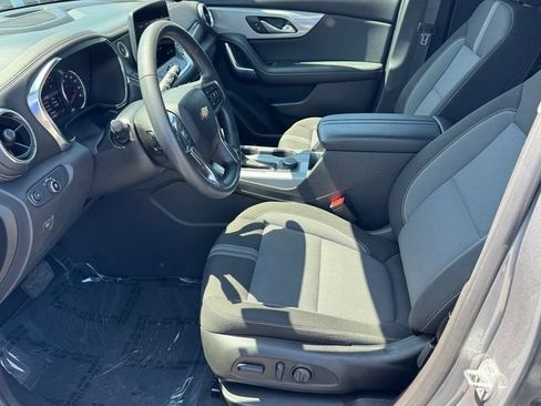Certified 2025 Chevrolet Blazer LT FWD image 16
