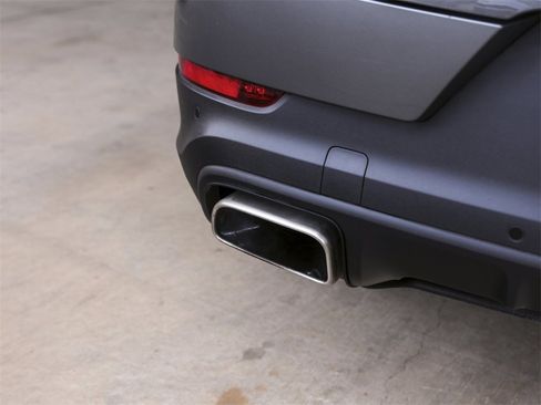 Certified 2023 Porsche Cayenne Coupe image 14