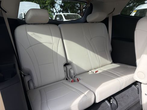 Used 2024 Buick Enclave Essence w/ Experience Buick Package image 31