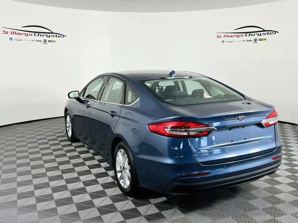 Used 2019 Ford Fusion SE FWD image 6
