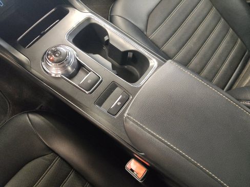 Used 2018 Ford Fusion SE w/ Equipment Group 201A FWD image 26