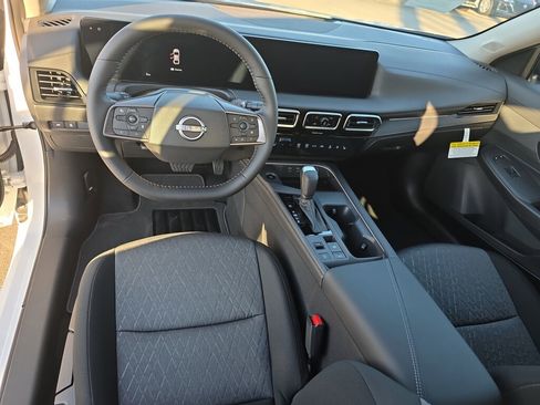 New 2026 Nissan Sentra SV w/ SV Convenience Package FWD image 4