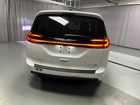 Used 2024 Chrysler Pacifica Limited w/ Uconnect Theater Family Group AWD/4WD image 6