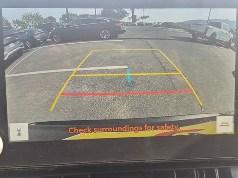 Used 2025 Toyota RAV4 XLE image 27