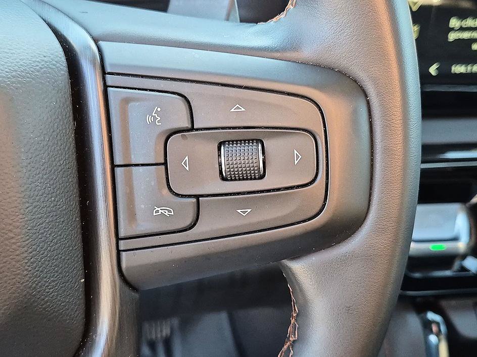 Used 2024 GMC Sierra 1500 AT4 w/ Technology Package AWD/4WD image 18