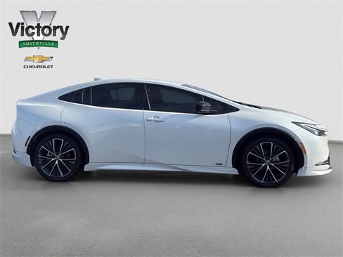 Used 2024 Toyota Prius XLE image 7